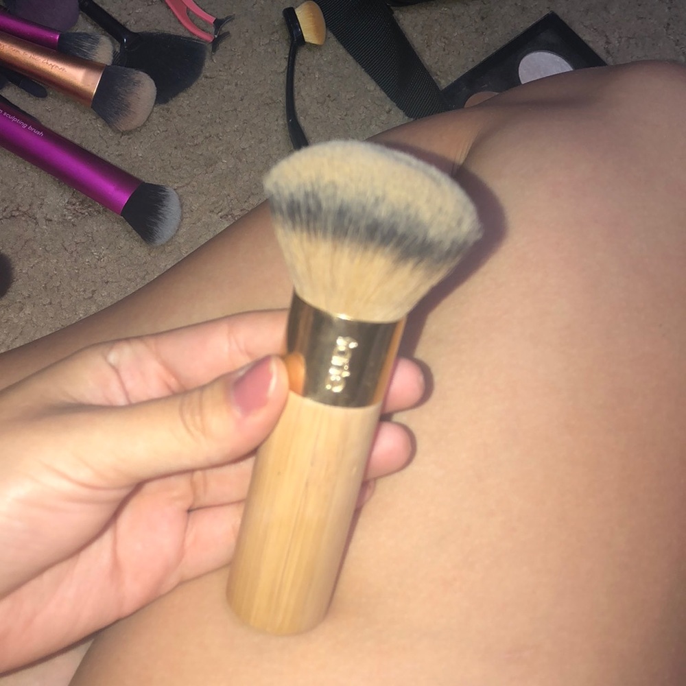 Authentic tarte kabuki brush